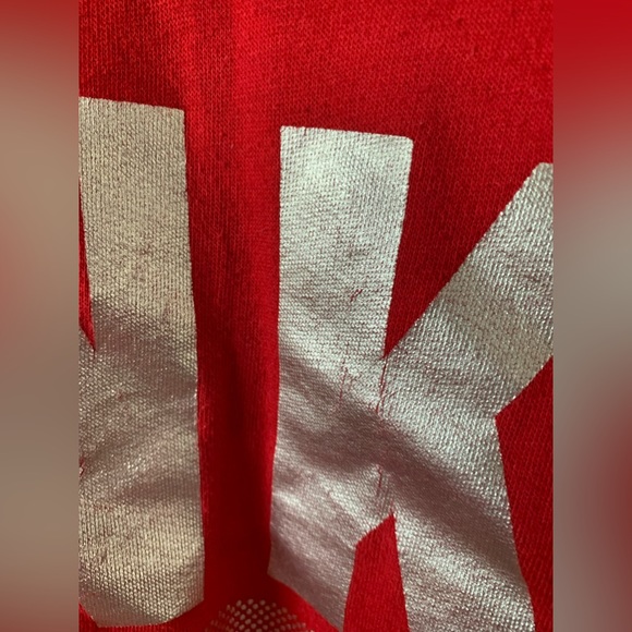 Victoria’s Secret  Pink size S/M but runs big red and gold - Picture 6 of 7